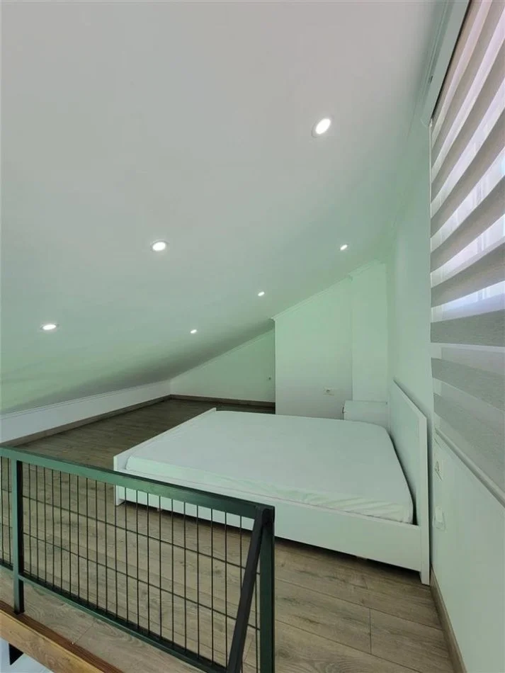 Tirane, jepet me qera apartament 2+1 Kati 3, 80 m² 500 € (Zogu i zi, prane bllokut te ambasadave)