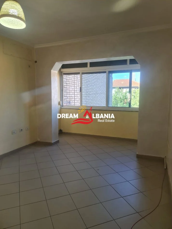 Tirane, shitet apartament 1+1 , 53 m² 107.000 € 