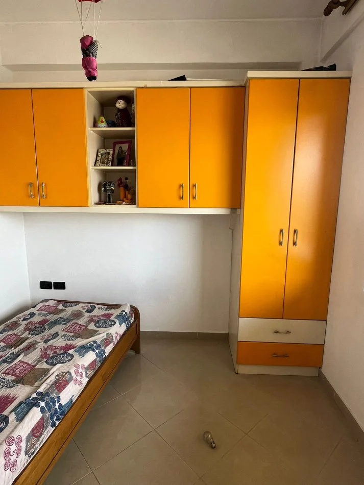 Tirane, jepet me qera apartament 2+1+Ballkon Kati 3, 130 m² 410 € (AFER CORMEUM)