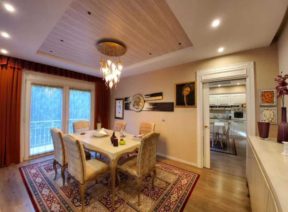 Tirane, shitet Vile 5+1 Kati 4, 546 m² 1.150.000 € (Rr."Akacia Tirane")