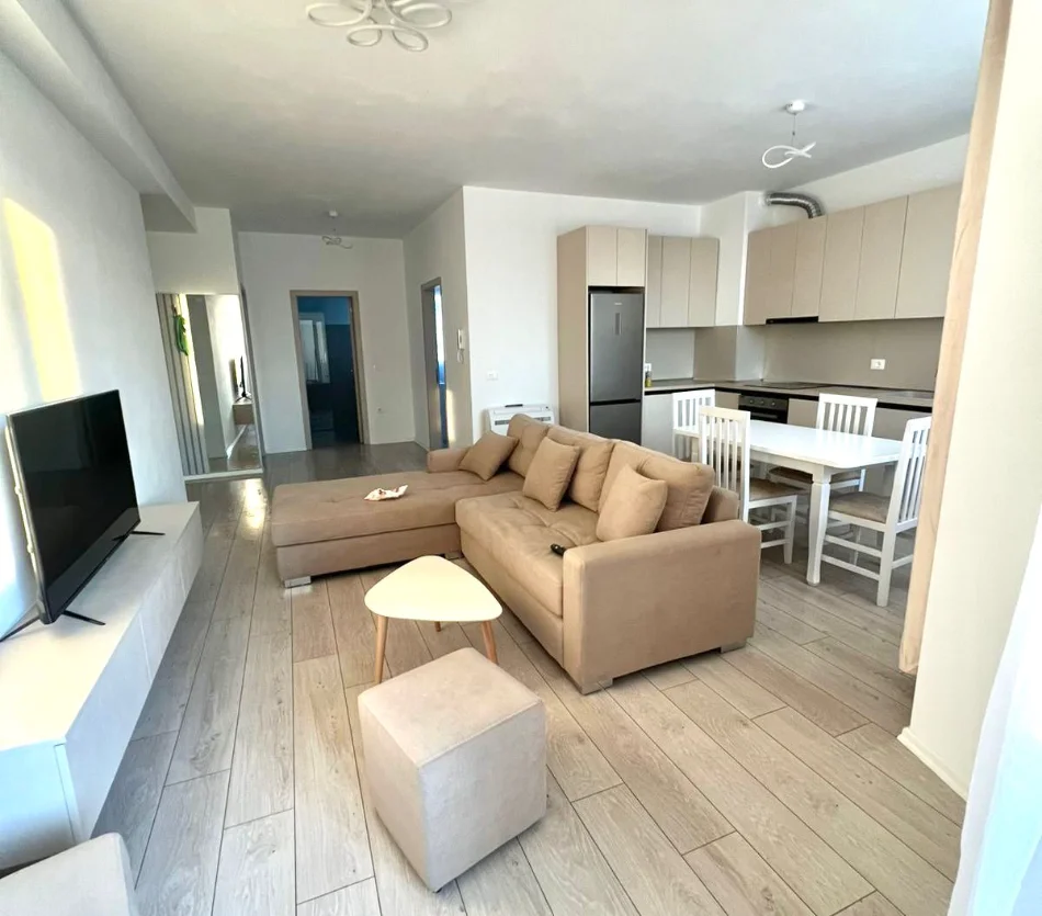 *Jepet me Qera : 2+1 +1 Ballkon 📍 Ish Fusha e Aviacionit - (River Residence) || Kt.9 - 600€ || Sp.100m² *