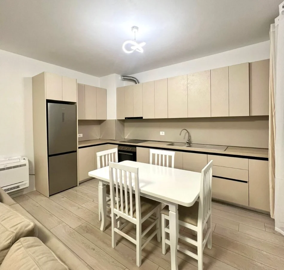 Me Qera : 2+1 📍Ish Fusha e Aviacionit (River Residence) - 600€ - S. 100m²