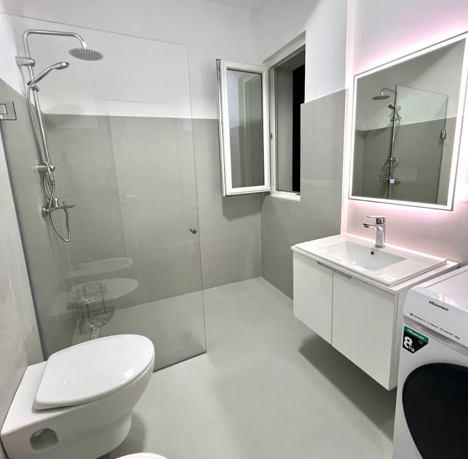 *Jepet me Qera : 2+1 +1 Ballkon 📍 Ish Fusha e Aviacionit - (River Residence) || Kt.9 - 600€ || Sp.100m² *