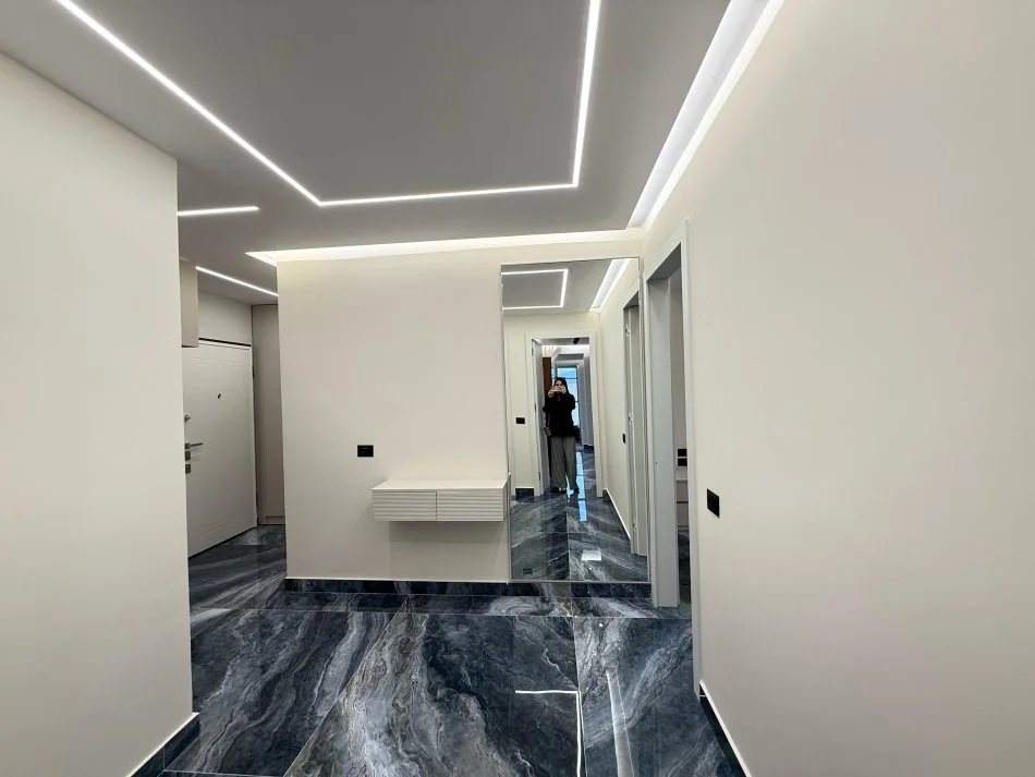 Tirane, jap me qera apartament+verande | Penthouse 2+1+Ballkon Kati 4, 130 m² 1.500 € (rruga selita e vjeter)
