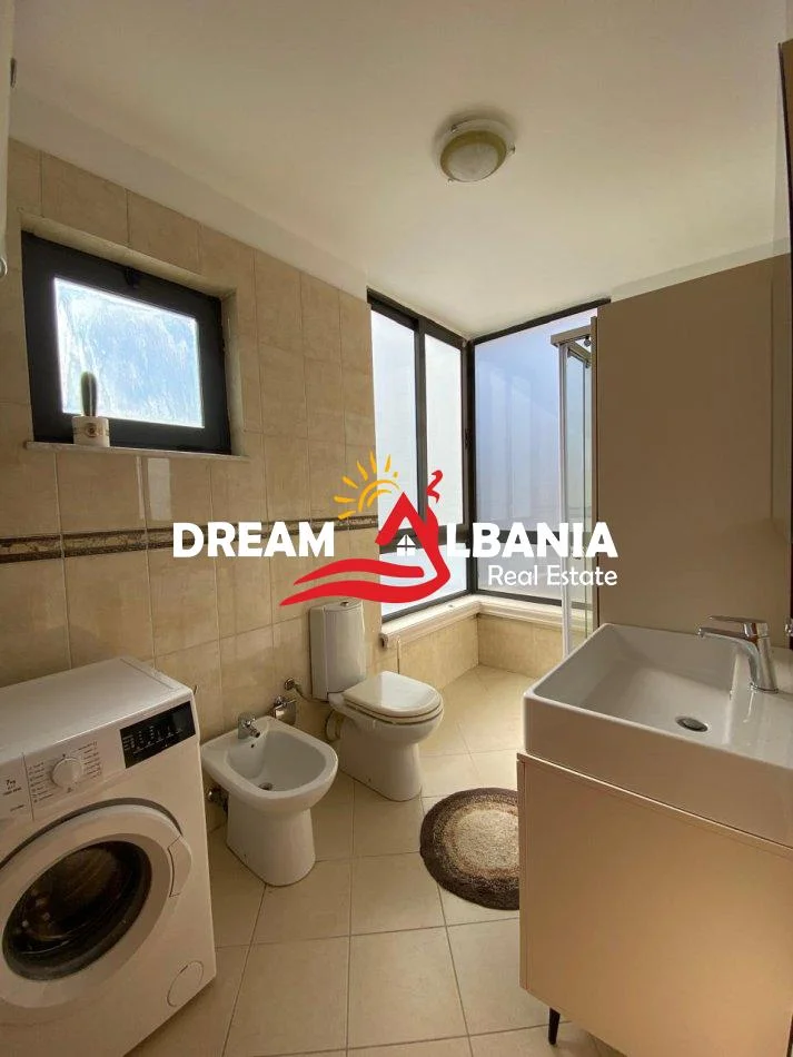 Tirane, jepet me qera apartament 1+1 Kati 5, 65 m² 800 € (tek Stadiumi Arena)