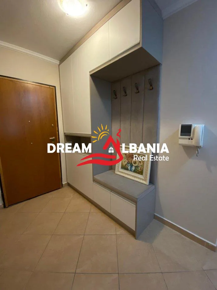Tirane, jepet me qera apartament 1+1 Kati 5, 65 m² 800 € (tek Stadiumi Arena)