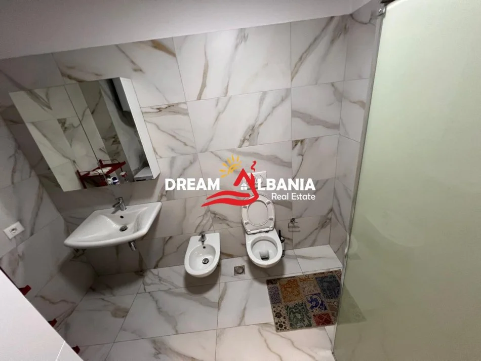 Tirane, jepet me qera apartament 1+1 , 70 m² 500 €