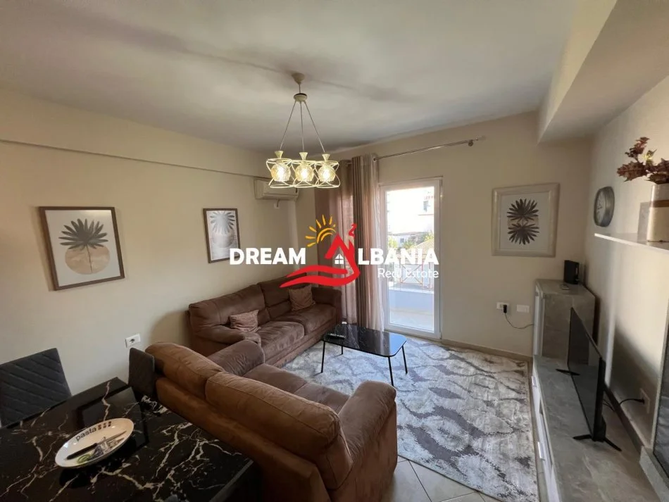 Tirane, jepet me qera apartament 1+1 , 70 m² 500 €