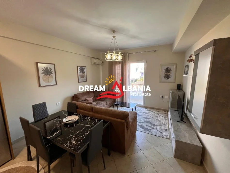 Tirane, jepet me qera apartament 1+1 , 70 m² 500 €