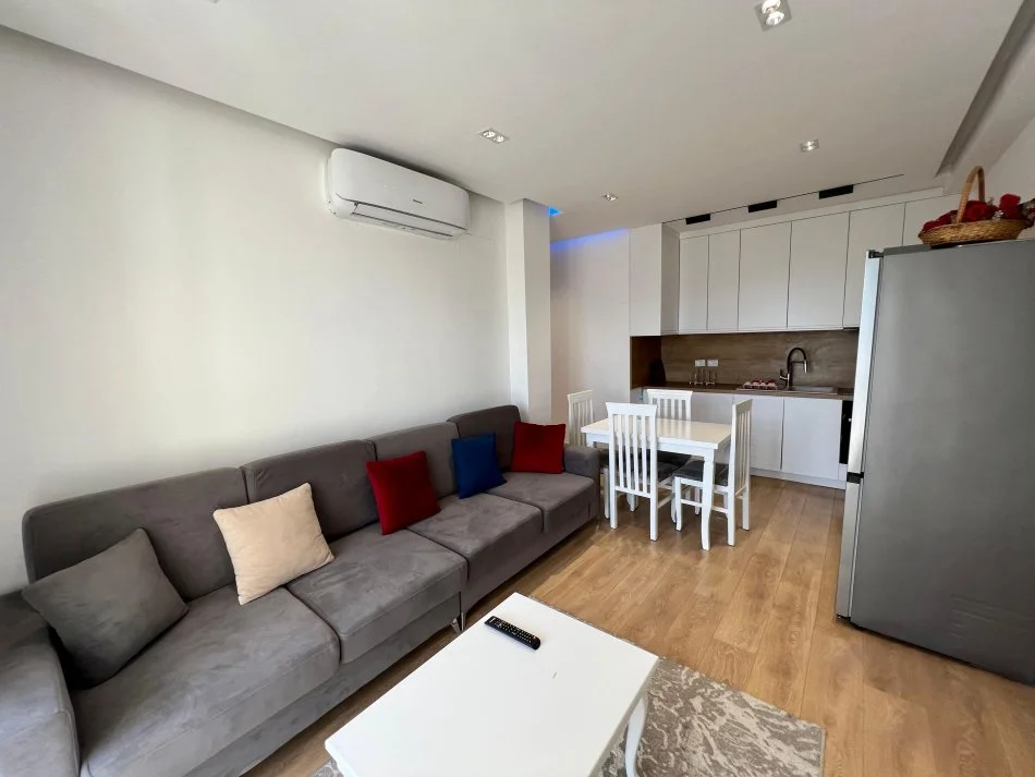 Tirane, jap me qera apartament 2+1+Ballkon Kati 2, 80 m² 600 € (rruga hamdi pepo selite)