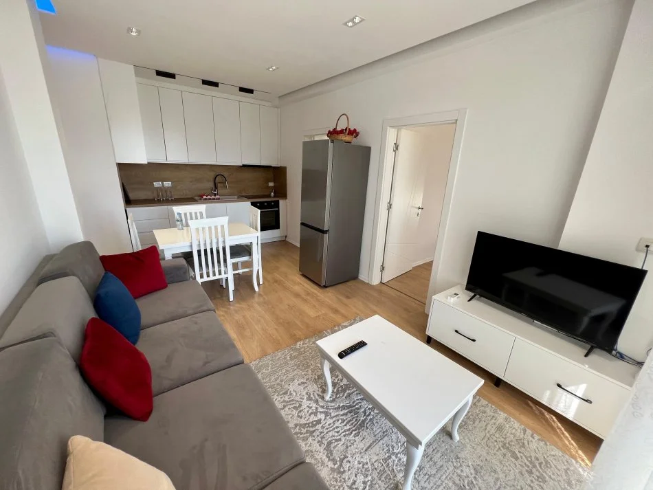 Tirane, jap me qera apartament 2+1+Ballkon Kati 2, 80 m² 600 € (rruga hamdi pepo selite)