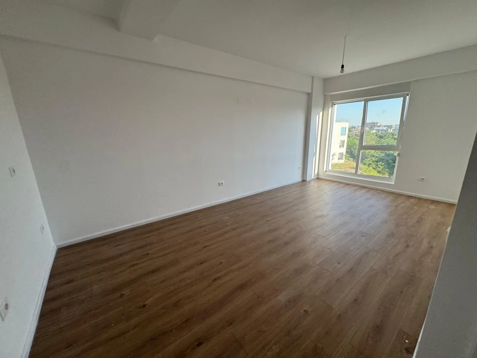 Tirane, jap me qera apartament 1+1 Kati 1, 60 m² 200 € (rruga muhamed deliu , fresk)