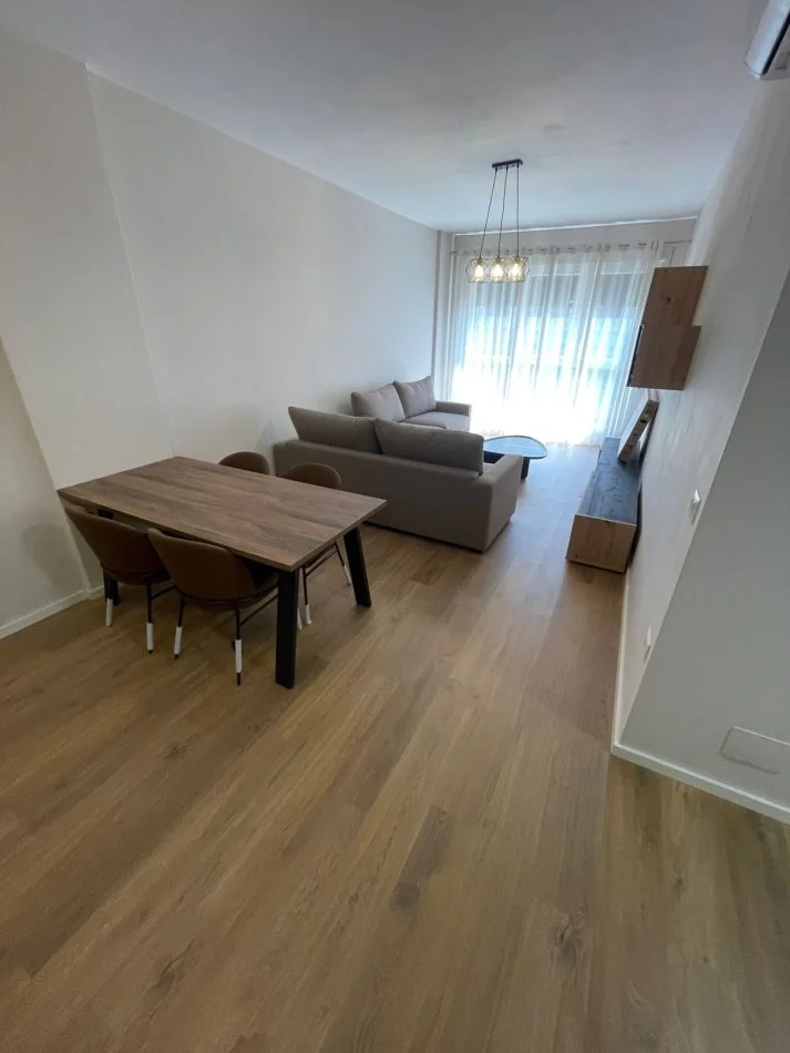 Tirane, jepet me qera apartament 2+1+Ballkon Kati 8, 100 m² 650 € (Don Bosko)