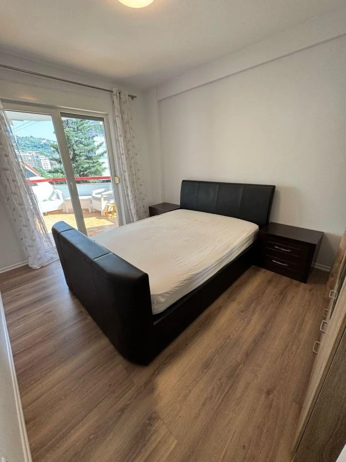 Tirane, jepet me qera apartament 2+1+Ballkon Kati 4, 100 m² 800 € (Tek kompleksi Colombo 2, Liqeni i Thate)