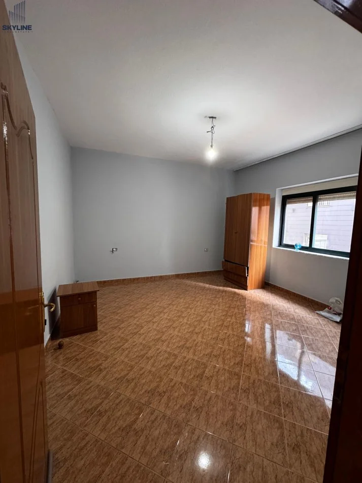 Tirane, jepet me qera apartament 3 Katshe Kati 3, 270 m² 1.800 € 