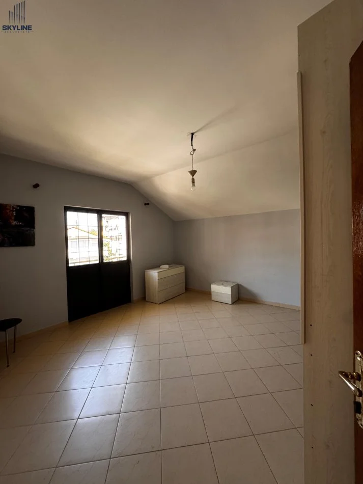 Tirane, jepet me qera apartament 3 Katshe Kati 3, 270 m² 1.800 € 