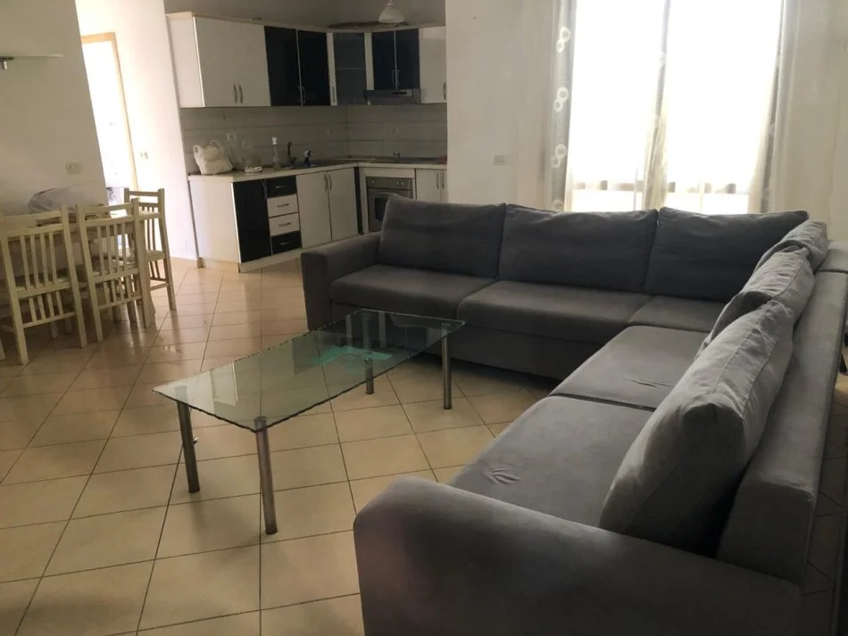 Tirane, jap me qera apartament 2+1 Kati 2, 500 € 