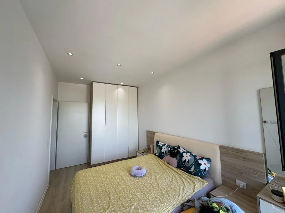 Tirane, jap me qera apartament 1+1+Ballkon Kati 9, 60 m² 550 € (rruga Artan Kenja kompleksi magnet)