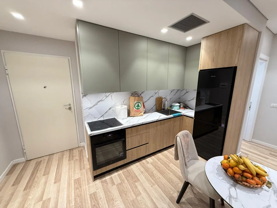 Tirane, jap me qera apartament 1+1+Ballkon Kati 4, 65 m² 500 € (rruga 29 nentori casa italia)