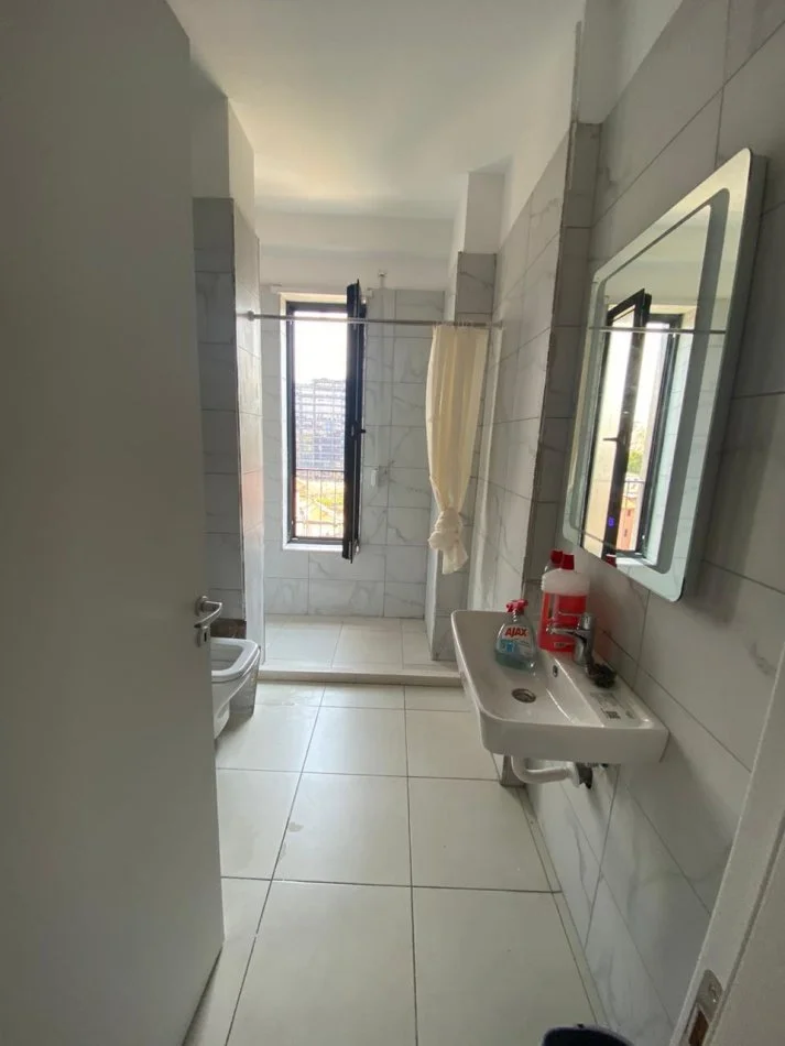 Tirane, jap me qera apartament 2+1+Ballkon Kati 6, 85 m² 700 € (rruga Karl Gega)
