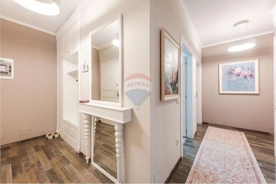 Tirane, jepet me qera apartament 2+1+Aneks+Ballkon Kati 2, 101 m² 1.000 € 