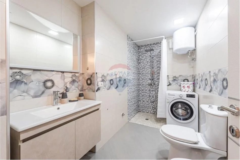 Tirane, jepet me qera apartament 2+1+Aneks+Ballkon Kati 2, 101 m² 1.000 € 