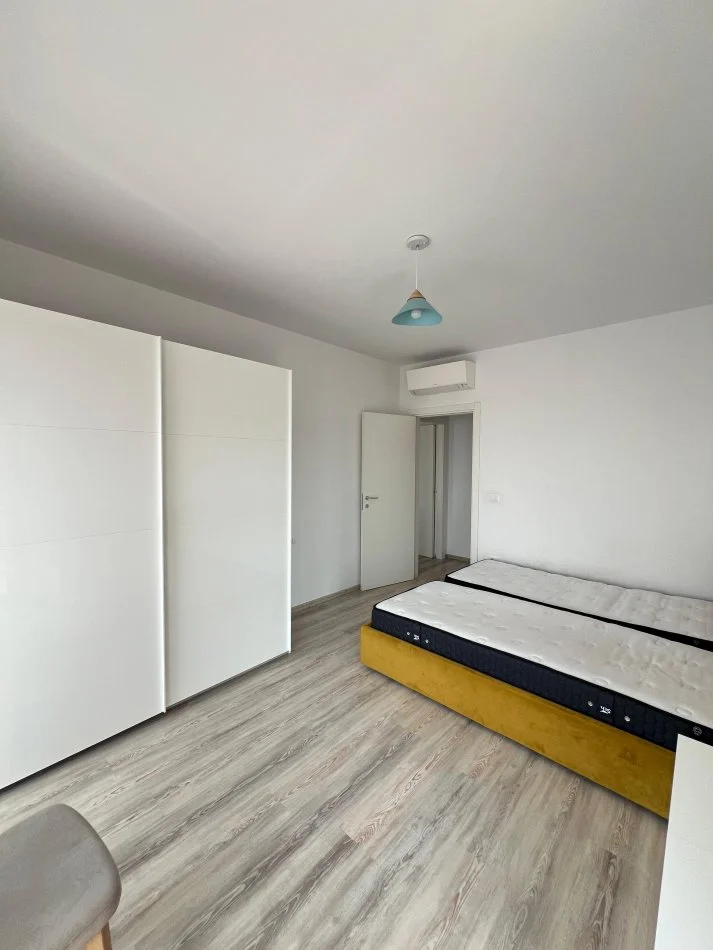 Tirane, jepet me qera apartament 2+1+Ballkon Kati 5, 1.100 €