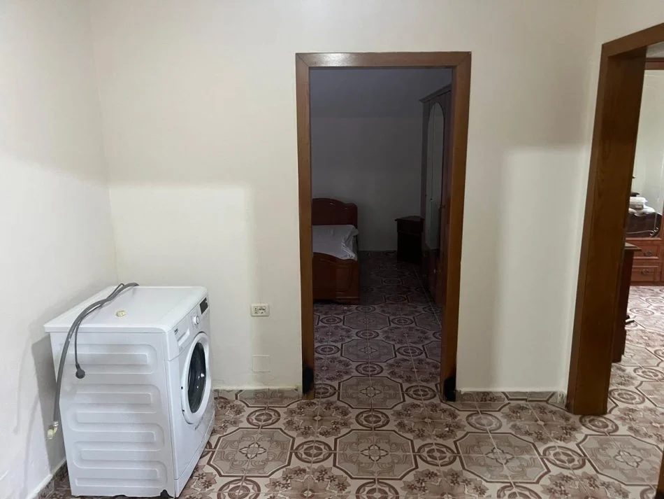 JEPET ME QIRA Hyrje 2+1 ne shtepi private  📍Don Bosko, prane Fiori di Bosko