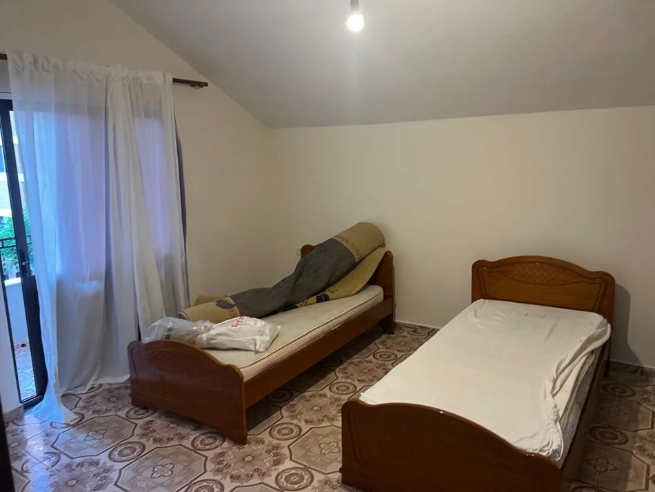 JEPET ME QIRA Hyrje 2+1 ne shtepi private  📍Don Bosko, prane Fiori di Bosko