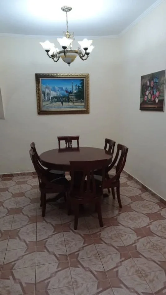 Tirane, jepet me qera apartament 2+1+Ballkon Kati 1, 70 m² 450 € (bogdaneve)