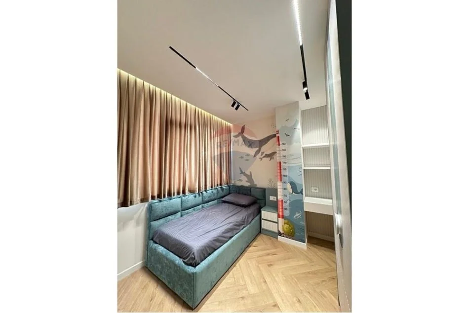 Tirane, jepet me qera apartament 3+1+Ballkon Kati 2, 150 m² 15.000 € (kika 2)