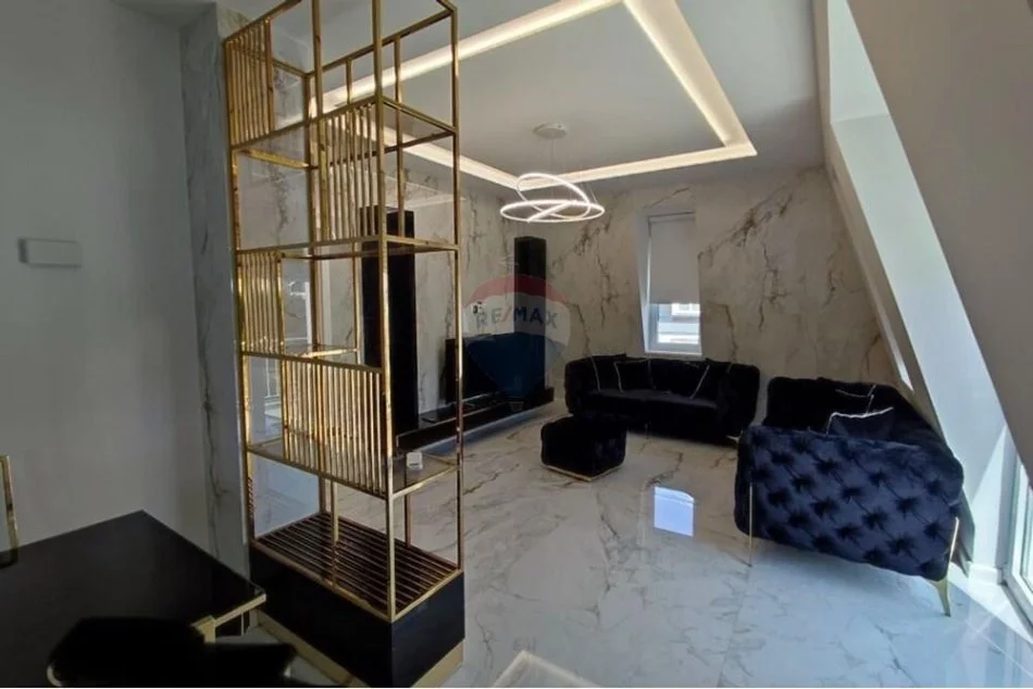 Tirane, jepet me qera apartament 2+1+Ballkon Kati 2, 119 m² 1.800 € (teg)