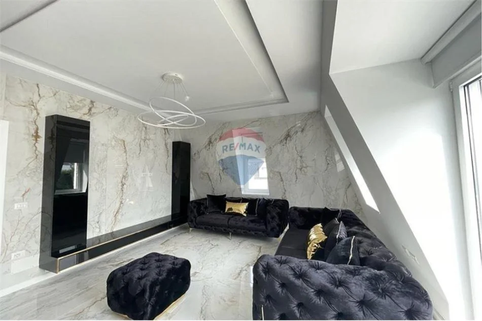 Tirane, jepet me qera apartament 2+1+Ballkon Kati 2, 119 m² 1.800 € (teg)