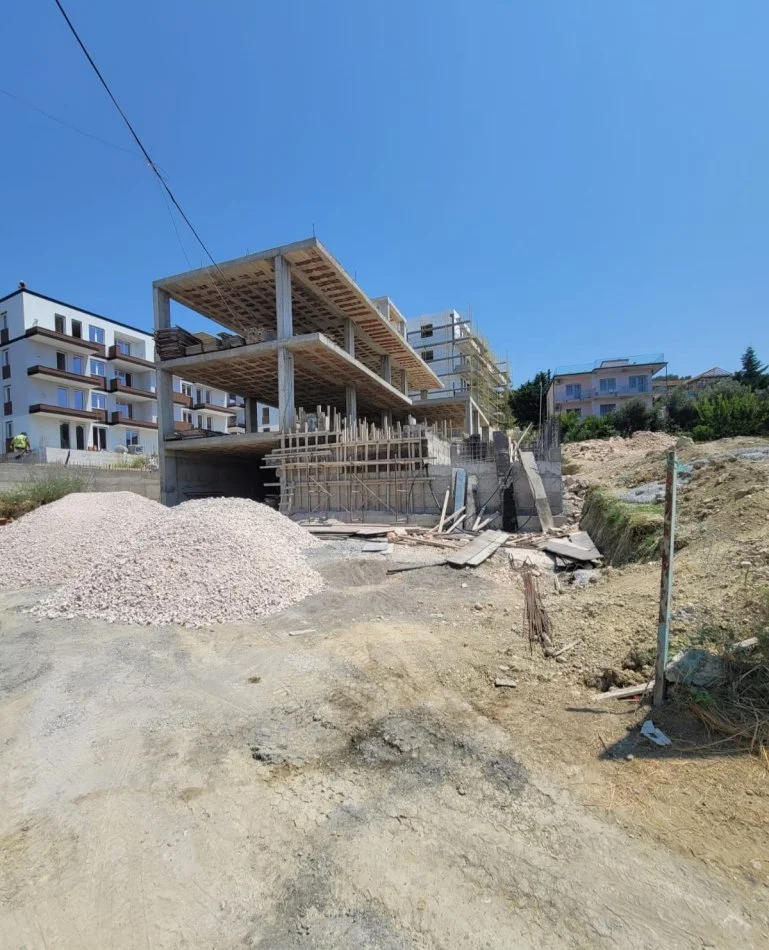 Golem, shitet Vile 4+1+Aneks+Ballkon Kati 3, 843 m² (Golem,Kavaje)