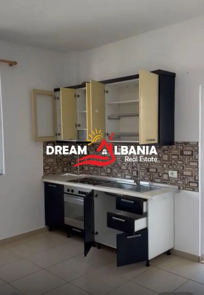 Tirane, jepet me qera apartament 1+1 Kati 5, 75 m² 350 € (Rruga 5 Maji, prane Concord Center)