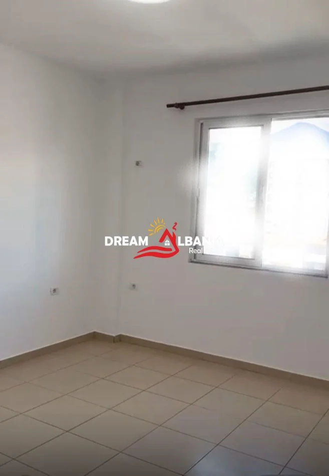 Tirane, jepet me qera apartament 1+1 Kati 5, 75 m² 350 € (Rruga 5 Maji, prane Concord Center)