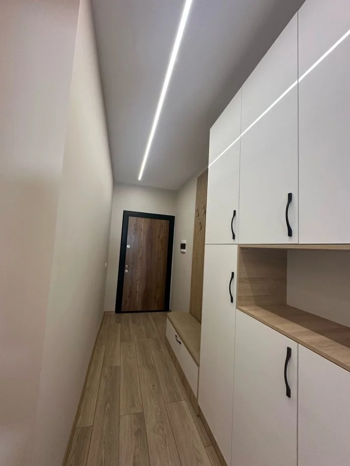 Tirane, jepet me qera apartament 1+1+Ballkon Kati 4, 67 m² 500 € (Bulevardi Kasharit Astir)