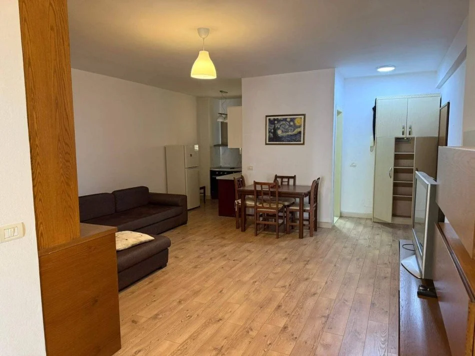 Tirane, jepet me qera apartament 1+1 Kati 3, 73 m² 350 € 