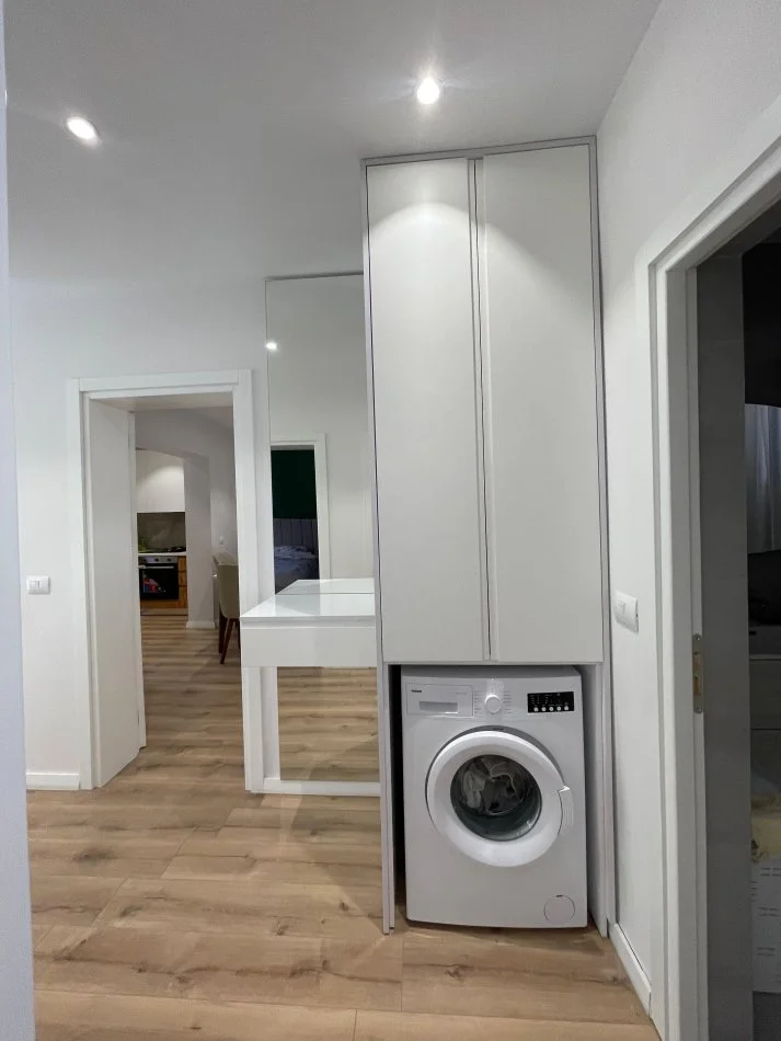 Tirane, jepet me qera shtepi 2+1 Kati 1, 800 € (Rruga e Kavajes, Qender)