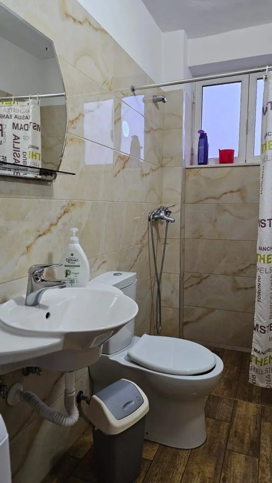 Tirane, jepet me qera apartament 1+1 Kati 3, 70 m² 500 € 