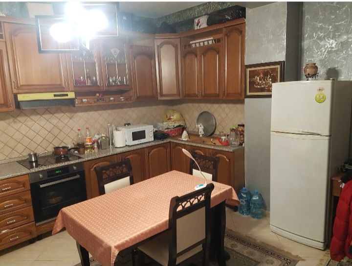 Tirane, jap me qera apartament 1+1 Kati 4, 450 € 