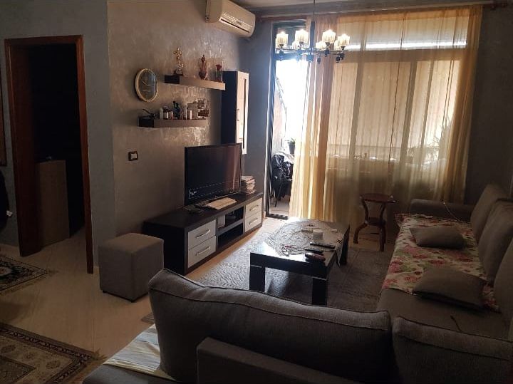 Tirane, jap me qera apartament 1+1 Kati 4, 450 € 