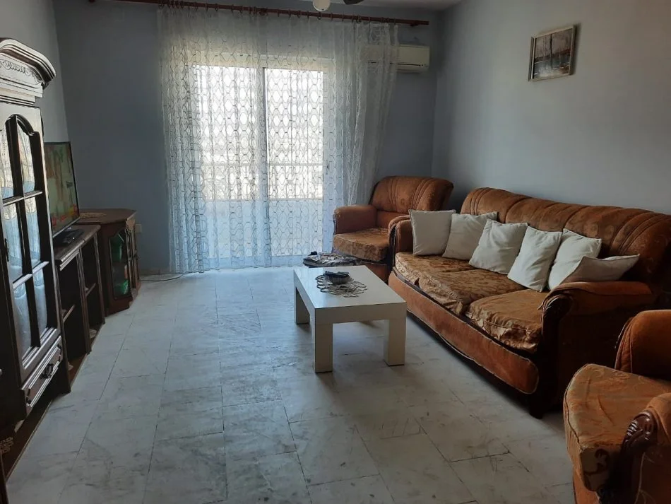 Tirane, jepet me qera apartament 2+1+Ballkon Kati 9, 100 m² 500 € (Laprake)