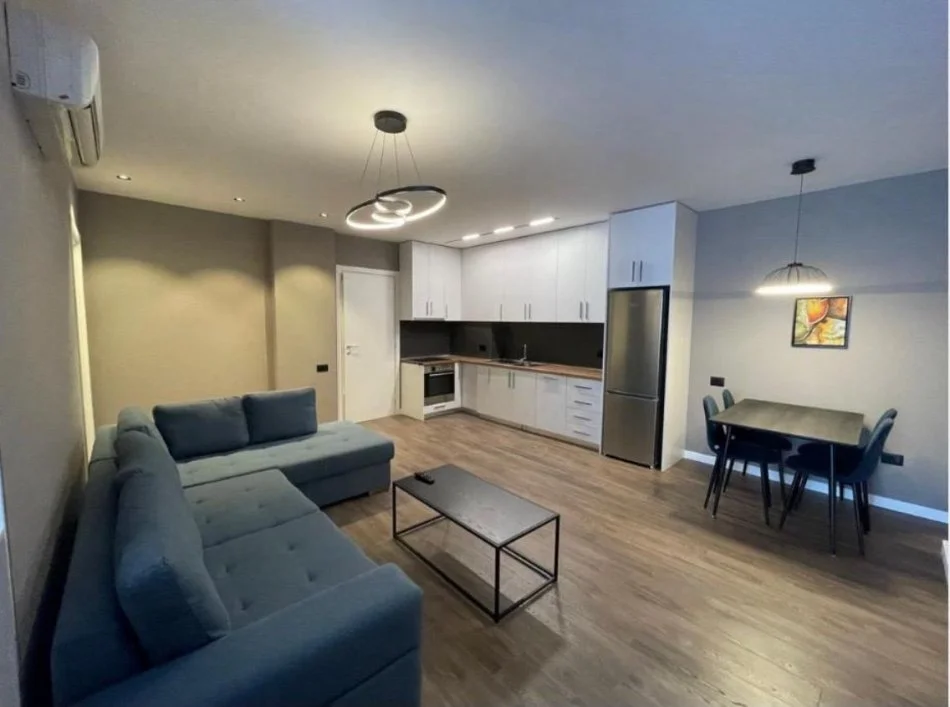 Tirane, jepet me qera apartament 1+1+Ballkon Kati 8, 68 m² 600 € (Delijorgji)