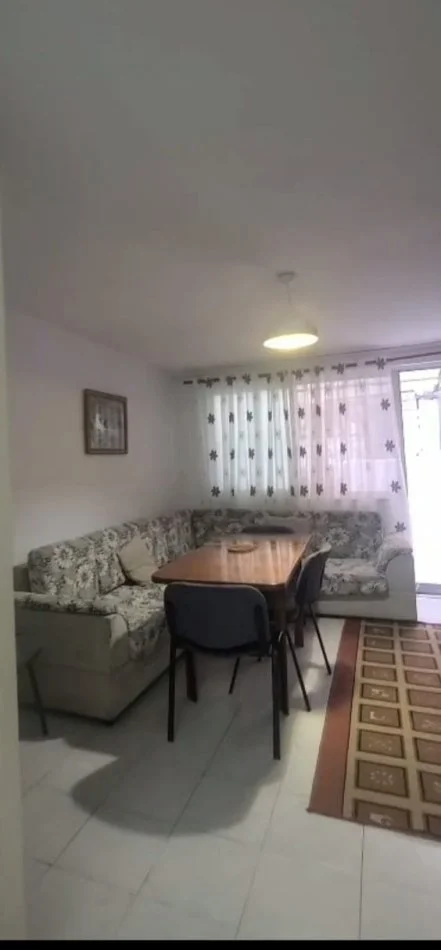 Tirane, jepet me qera apartament 2+1+Ballkon Kati 1, 100 m² 620 € 