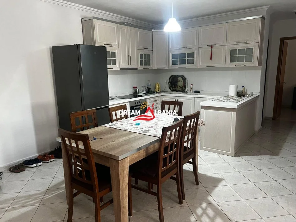 Tirane, jepet me qera 2+1 Kati 2, 110 m² 500 € (me qera tek 5 Maji prane Concord Center)