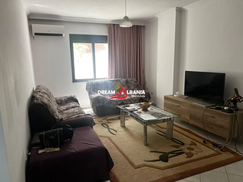 Tirane, jepet me qera 2+1 Kati 2, 110 m² 500 € (me qera tek 5 Maji prane Concord Center)