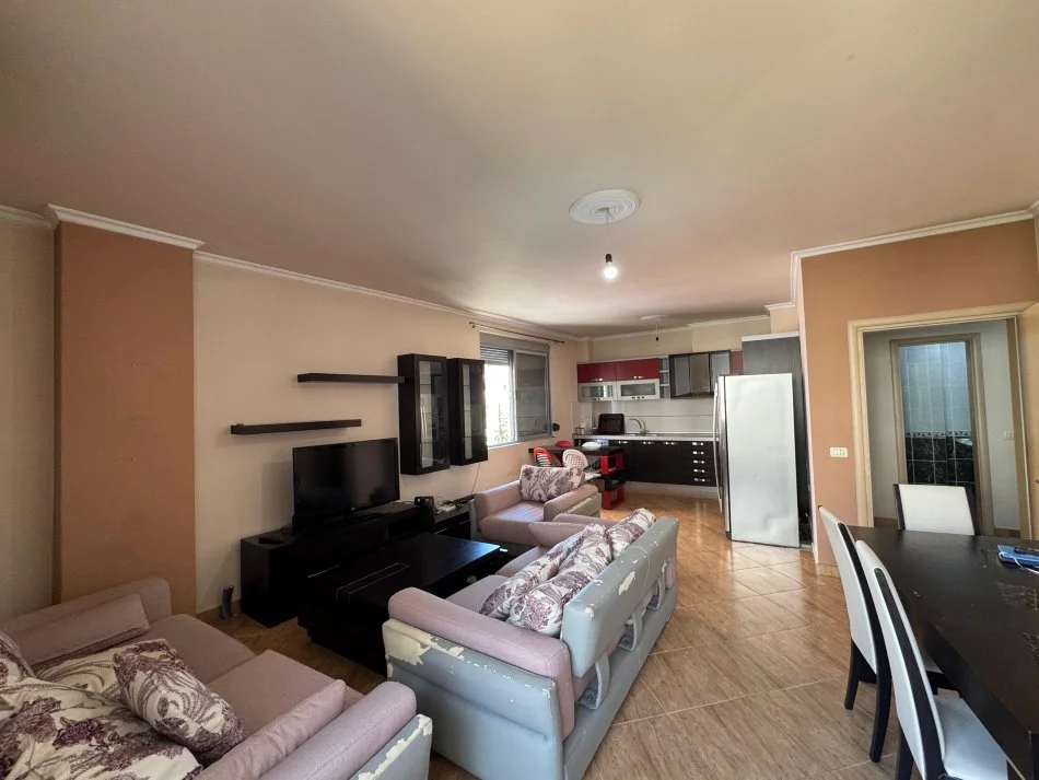 Tirane, jepet me qera apartament 2+1+Aneks+Ballkon Kati 3, 120 m² 650 € (RRUGA LIMAN KABA)