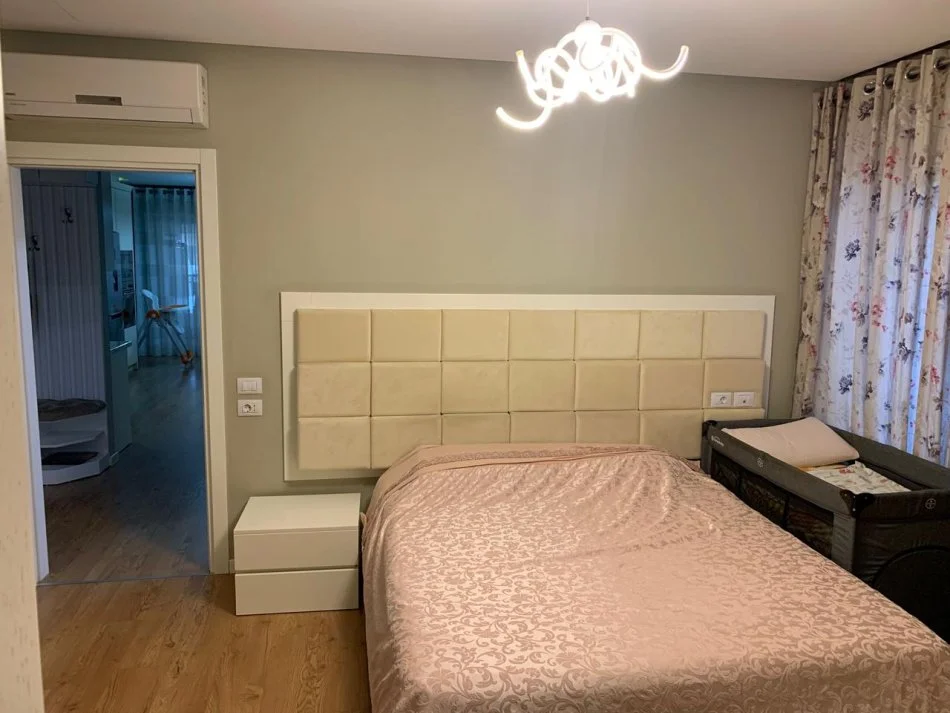 Tirane, jepet me qera apartament 2+1+Ballkon Kati 2, 800 € 