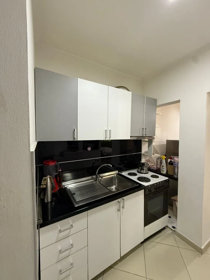 Tirane, jepet me qera garsonier 1+1 Kati 4, 45 m² 450 € (21 dhjetori)